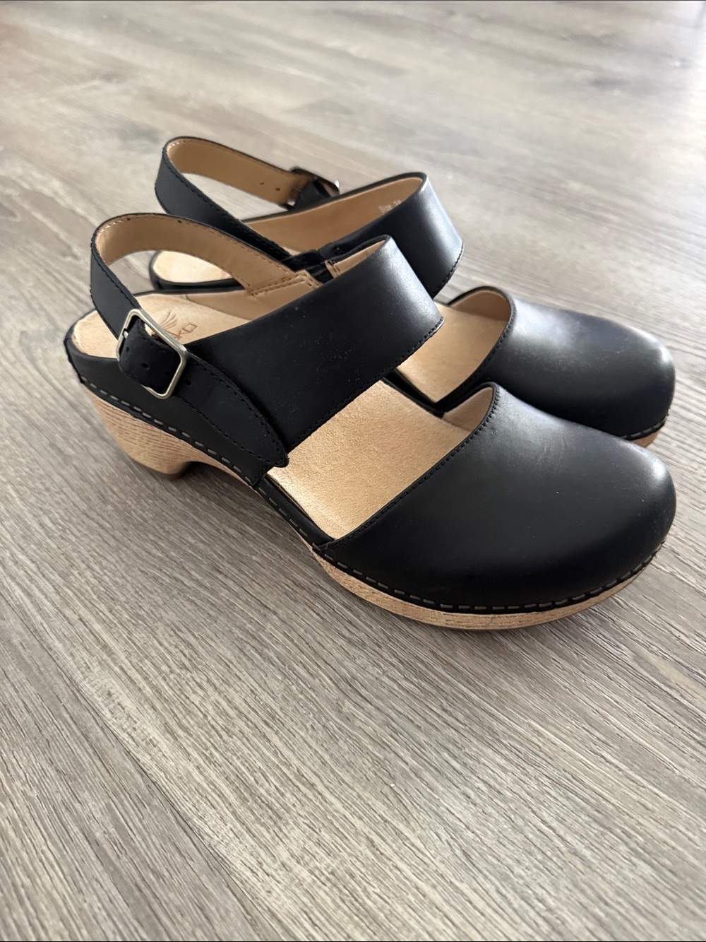Dansko Lucia Slingback Clogs. Barely worn!
